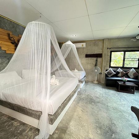 Sunshine On The Rock Hotel Ko Kut Exterior photo