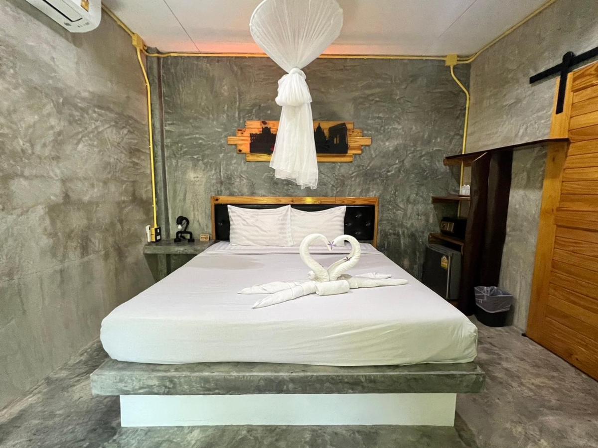 Sunshine On The Rock Hotel Ko Kut Exterior photo